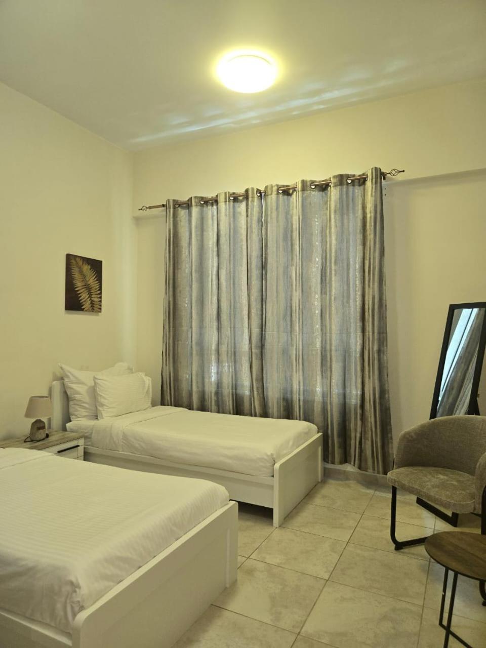 Al Raya Hotel Apartments Dubai Exterior photo